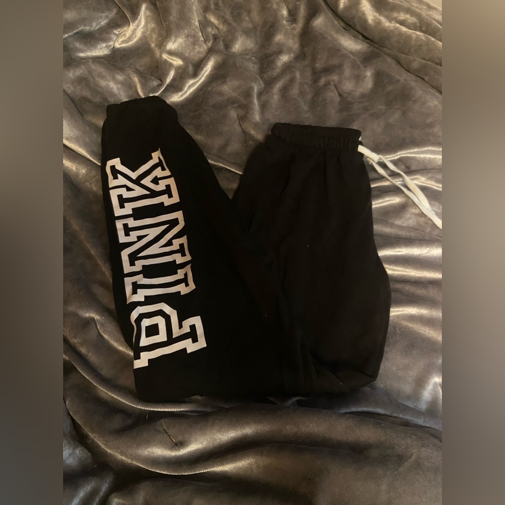 PINK VS JOGGERS